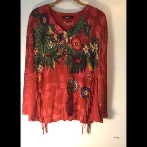 - - Desigaul knitted top with tassels on the side Sz S holiday colors